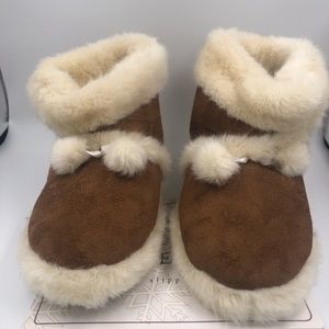 cabernet house shoes